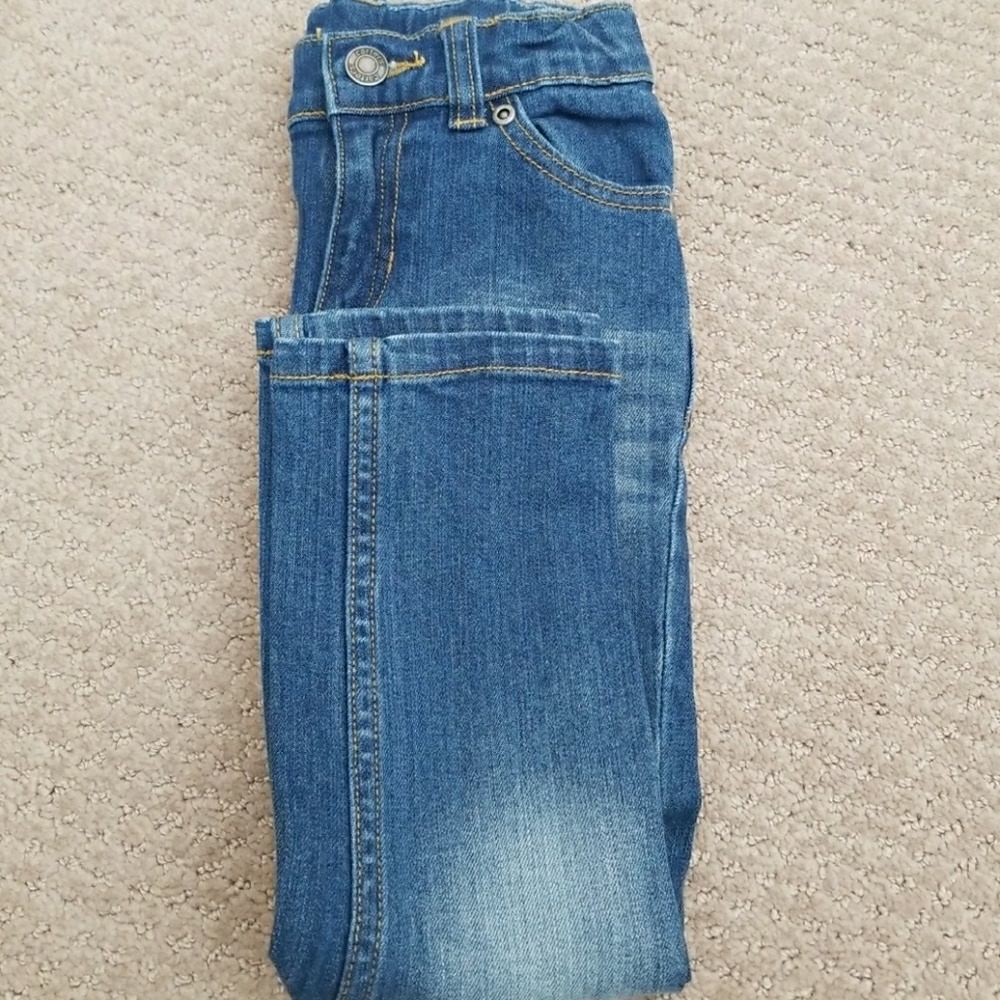 Toddler Boys Carters Jeans in size 4.